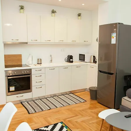 Apartment Alopekis 13 *